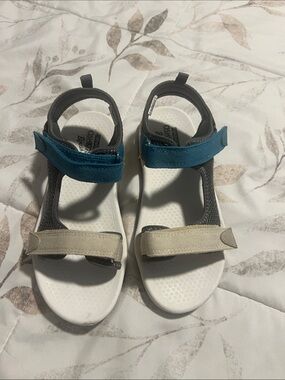 OshKosh B'gosh Teal and Beige Kids Hook-and-Loop Sandals